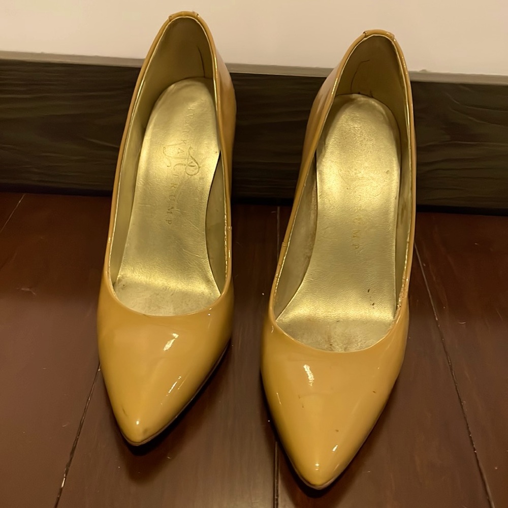 Ivanka Trump Pumps, size 5.5